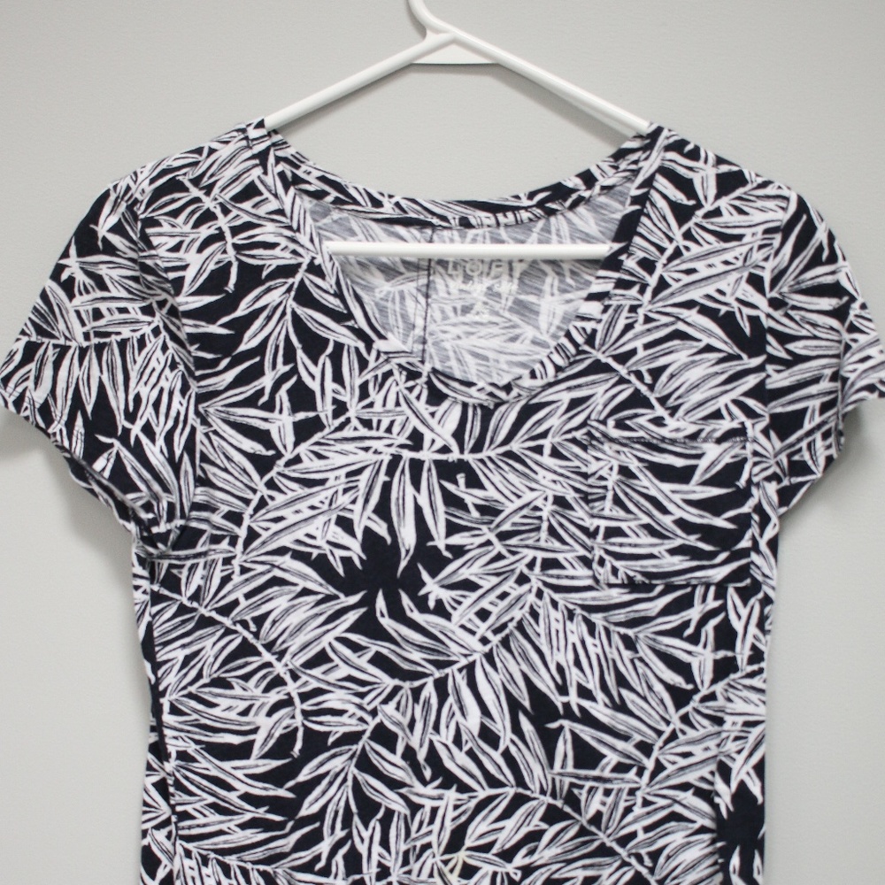 Ann Taylor Loft Black & White Fern T-Shirt XS